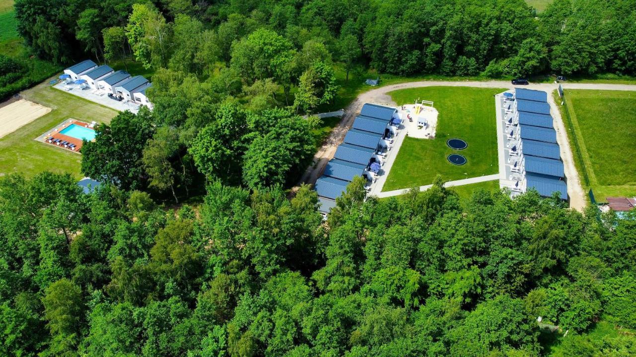 Lumi Resort Domki Letniskowe Z Podgrzewanym Basenem Реваль Экстерьер фото