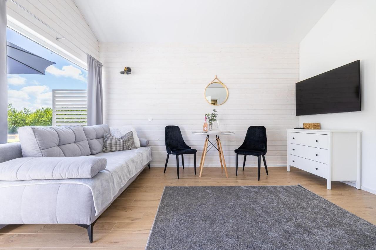 Lumi Resort Domki Letniskowe Z Podgrzewanym Basenem Реваль Экстерьер фото