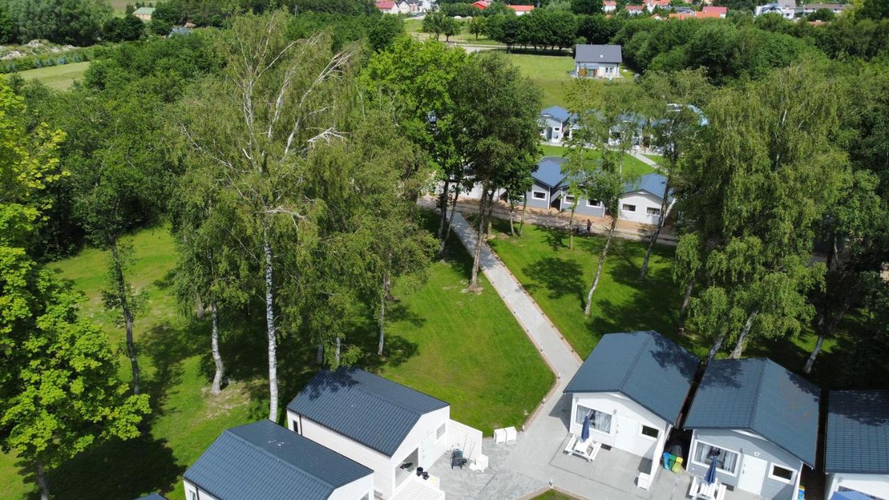 Lumi Resort Domki Letniskowe Z Podgrzewanym Basenem Реваль Экстерьер фото