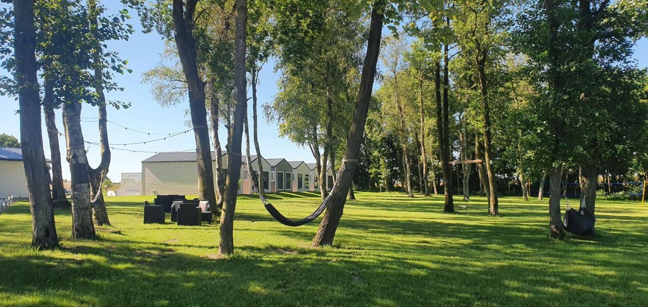 Lumi Resort Domki Letniskowe Z Podgrzewanym Basenem Реваль Экстерьер фото