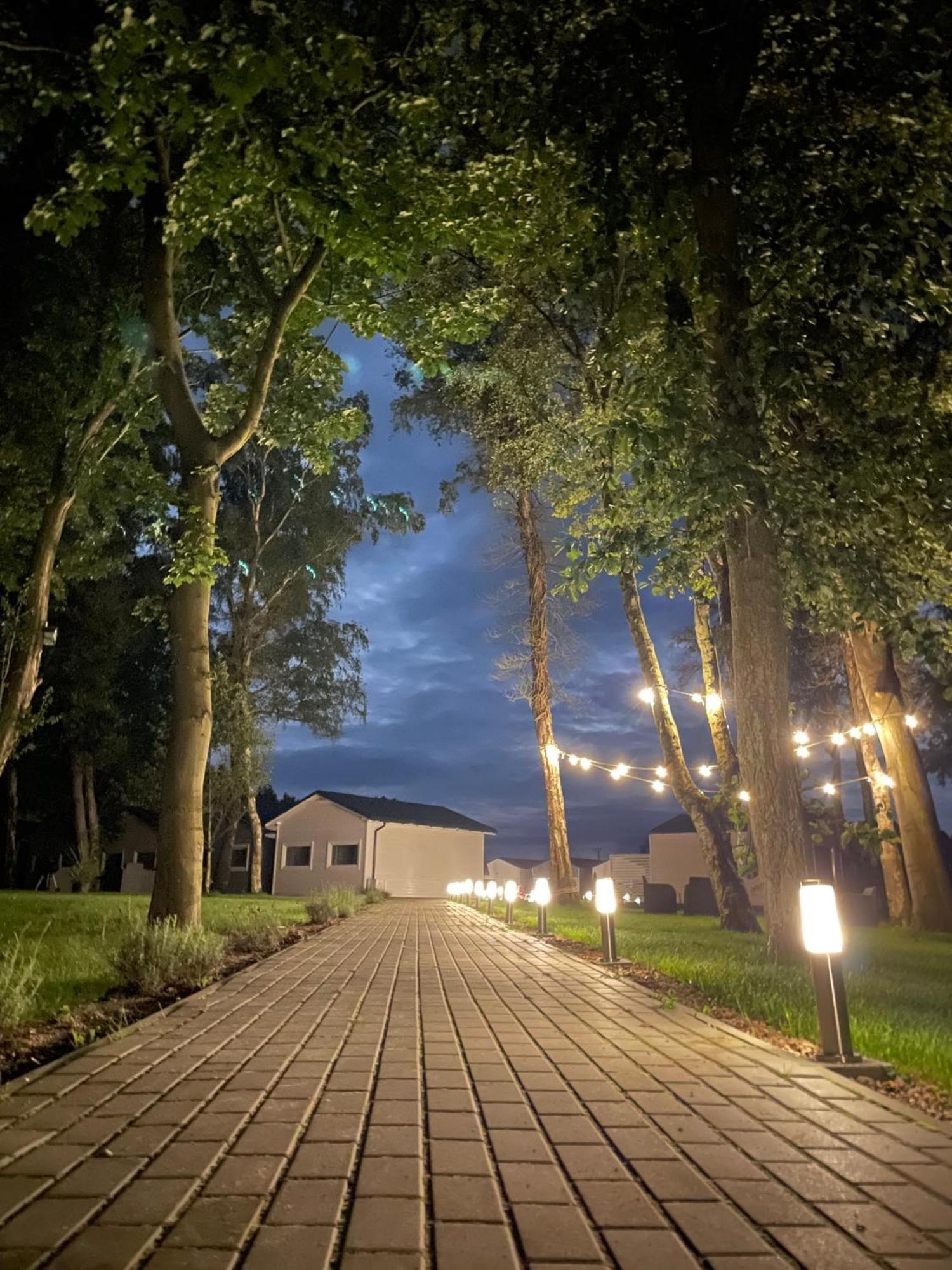Lumi Resort Domki Letniskowe Z Podgrzewanym Basenem Реваль Экстерьер фото