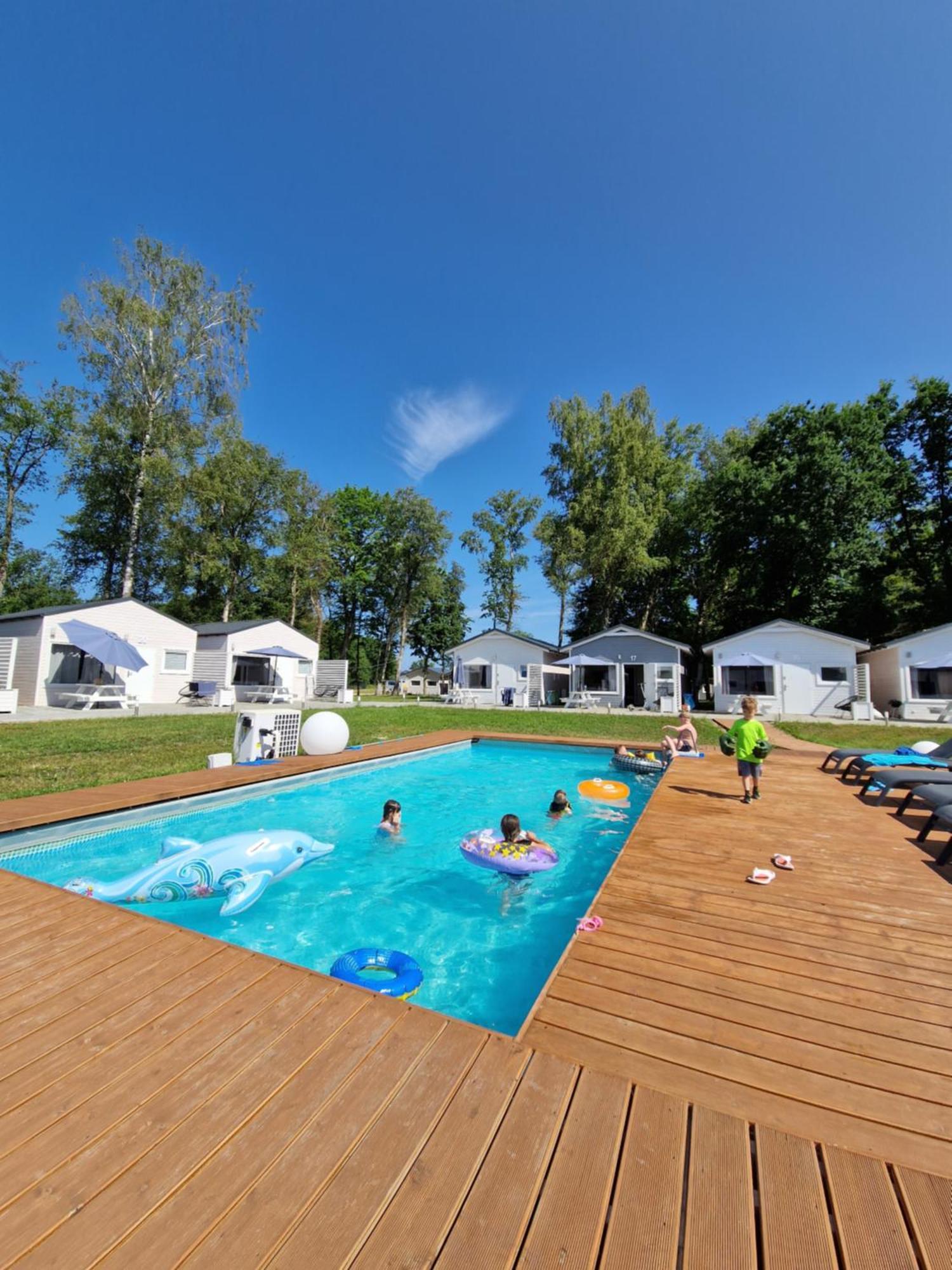 Lumi Resort Domki Letniskowe Z Podgrzewanym Basenem Реваль Экстерьер фото